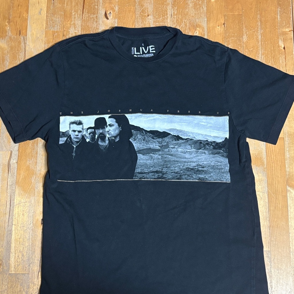 U2 The Joshua Tree Tour 2017 concert Tshirt